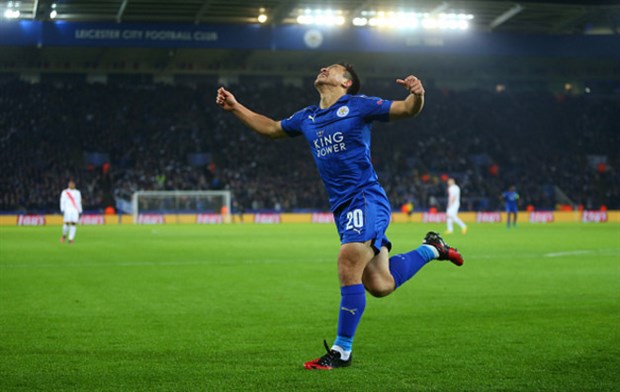 Ngay phút thứ 5, Shinji Okazaki đã có được bàn thắng mở tỷ số cho Leicester bằng cú sút chân trái vào góc cao bên trái khung thành.