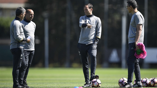 Có lẽ vào thời điểm này, điều trong tâm trí của HLV Allegri đã không chỉ là Chievo.