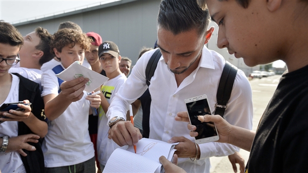 De Sciglio đã nhận được sự quan tâm rất lớn ngay khi đặt chân tới Turin.