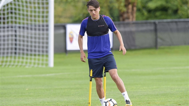 Maldini bất ngờ xuất hiện trên sân tập của Roma tại Mỹ - Bóng Đá