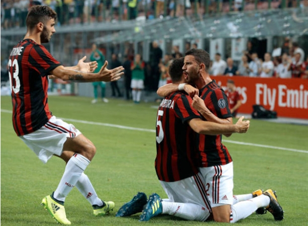 Không Bonucci và Biglia, Milan vẫn có được thắng lợi 2-0 dễ dàng trước Craiova để giành quyền đi tiếp tại Europa League năm nay.