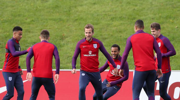 Các ngôi sao của Man City lần lượt rút lui khỏi tuyển Anh - Bóng Đá
