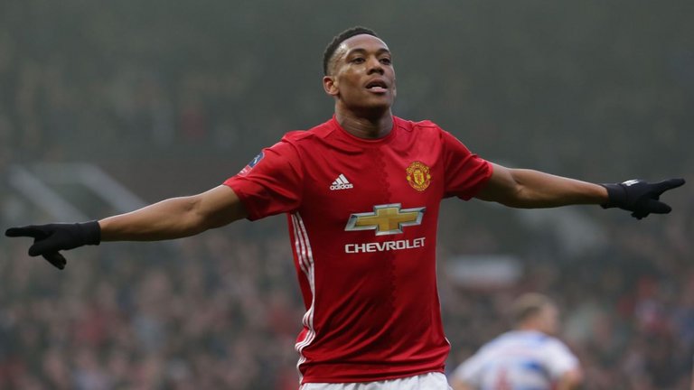 Arsenal nhắm Martial thay Sanchez, Man Utd có bán? - Bóng Đá