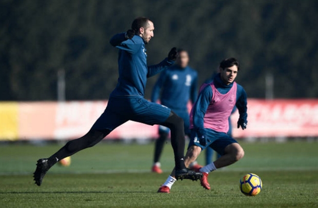 Nếu để thua Roma trong trận đấu tới, Juventus không chỉ để đối thủ san bằng cách biệt (dù Roma đá ít hơn 1 trận).