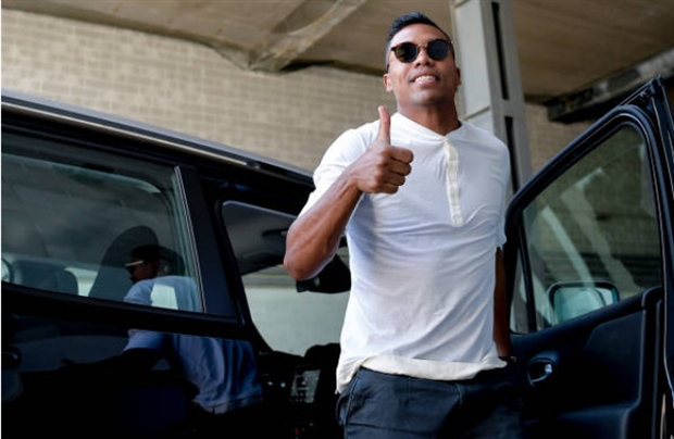Tuy có nhiều tin đồn, nhưng Alex Sandro cũng đã xuất hiện tại Turin