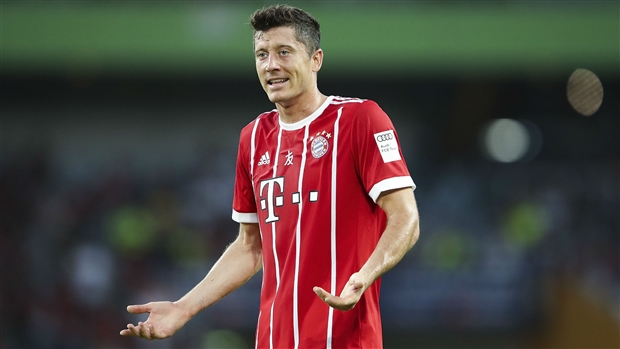 Tiền đạo: Robert Lewandowski (Bayern Munich) - 30 tuổi.