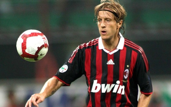 Tiền vệ Massimo Ambrosini.