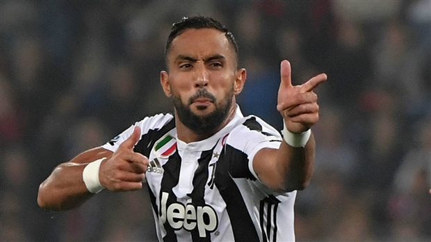 Trung vệ Benatia.