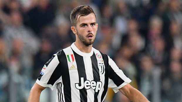 Tiền vệ trung tâm Pjanic.