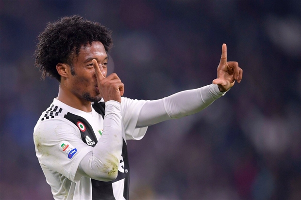 Tiền vệ công Cuadrado.