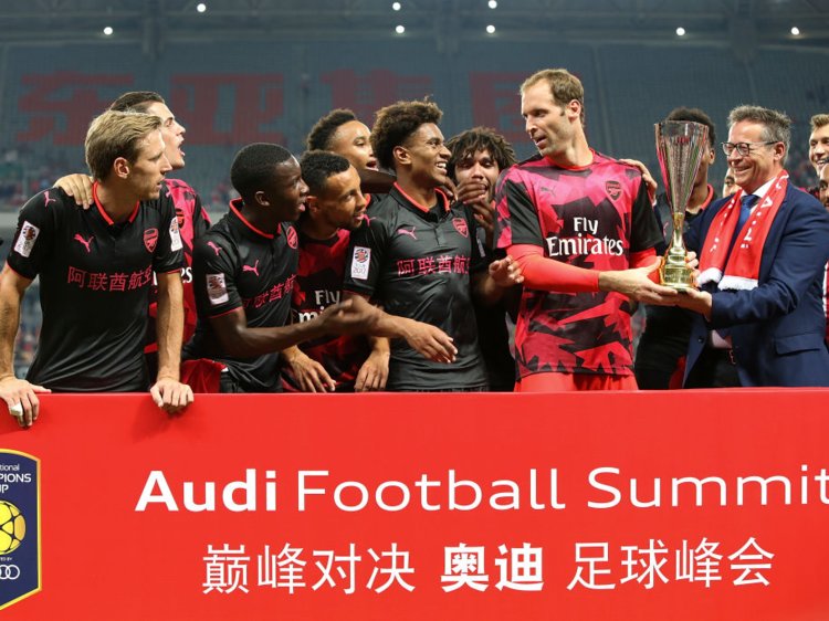 Arsenal FC — 63.3 triệu người theo dõi.Facebook: 37.8 triệu người theo dõi.Instagram: 11.8 triệu người theo dõi.Twitter: 13.7 triệu người theo dõi.