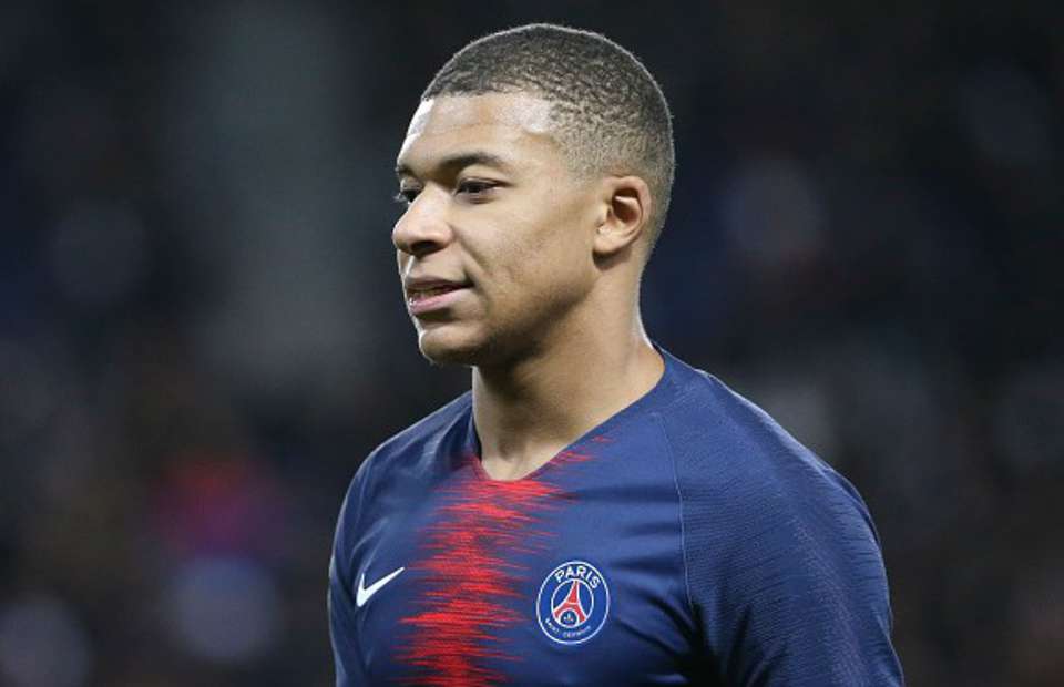 Mbappe đã quyên góp trong vụ tai nạn của Sala bằng một cái tên khác.