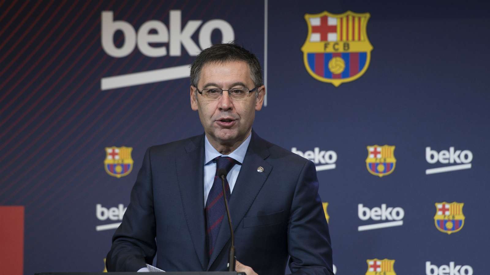 Bartomeu thừa nhận muốn Guardiola trở lại Barcelona.