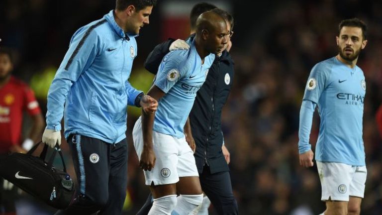 Manchester City đang hồi hộp chờ đợi kết quả kiểm tra chấn thương của Fernandinho trong 24 giờ tới.