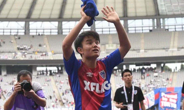 Takefusa Kubo đã đủ 18 tuổi và hoàn toàn có thể trở lại châu Âu thi đấu.