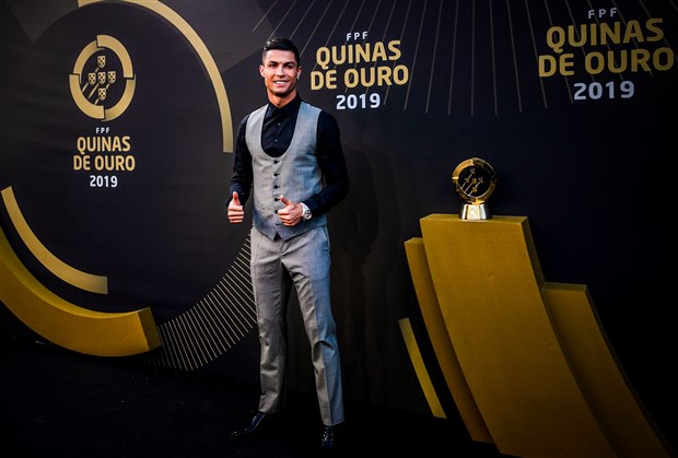 Ảnh bài viết NHM Bồ Đào Nha: "Ronaldo đã cướp danh hiệu của cậu ta"