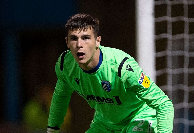 Ảnh bài viết 17 tuổi, thủ môn Hạng 3 Anh đã khiến cả City và Spurs thèm khát