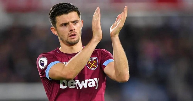 Trung vệ: Aaron Cresswell (West Ham). Kinh nghiệm của ngôi sao 30 tuổi đang giúp ích rất nhiều cho hàng phòng ngự đội chủ sân Olympic trong mùa giải năm nay. Bên cạnh đó, Cresswell cũng đóng góp rất nhiều cho mặt trận tấn công, tính đến nay anh đã có 3 kiến tạo tại Premier League.