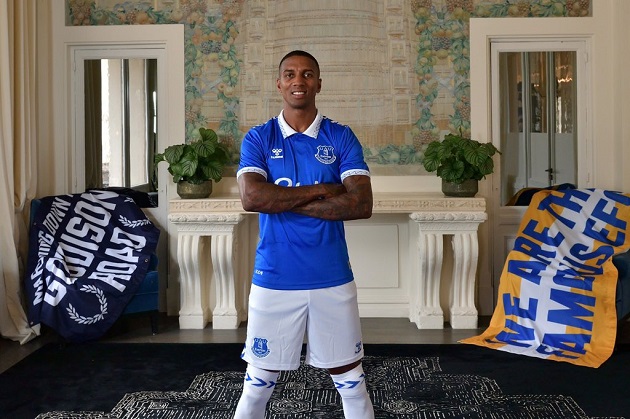 Ảnh bài viết Ashley Young: 'Cây trường sinh' đáng trân trọng của Premier League