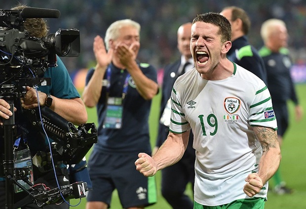 CH Ireland (thứ ba bảng E): Họ phải chờ đến lượt trận cuối mới có thể đoạt vé vào vòng knock-out. CH Ireland gây ấn tượng mạnh khi đánh bại Italy 1-0 để lần đầu tiên vượt qua vòng bảng của một kỳ EURO. Tỷ lệ thắng ở vòng 1/8 là đặt 1 ăn 50. Tỷ lệ giành chức vô địch là đặt 1 ăn 100.