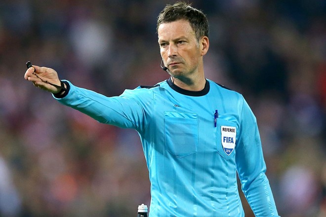 Ảnh bài viết UEFA chọn trọng tài Anh bắt chung kết EURO 2016