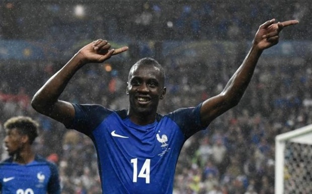 3. Blaise Matuidi (25 triệu bảng): Một "máy quét" đúng nghĩa với giá chỉ bằng một phần tư Pogba, MU có thể liên hệ với ngôi sao người Pháp để đề phòng thất bại trong thương vụ Paul Pogba.