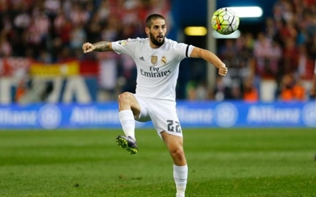 5. Isco (30 triệu bảng): Đã 24 tuổi nhưng Isco vẫn chưa thể chiếm được một vị trí chính thức tại Real Madrid. Với tài năng của mình, tiền vệ người Tây Ban Nha có thể tỏa sáng tại bất cứ đội bóng nào, có thể là Liverpool hay Juventus.