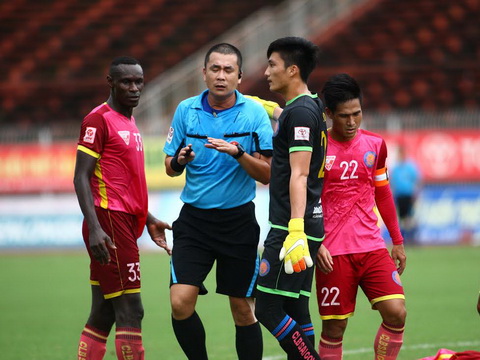 Ảnh bài viết Con trai Trưởng ban trọng tài bị treo còi 1 trận