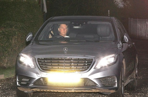 Ảnh bài viết Lạ thay: Ibrahimovic dùng xe cũ của Van Gaal