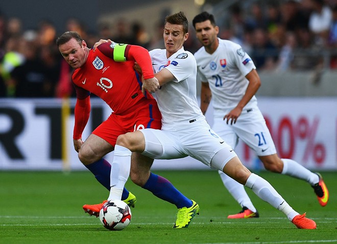 Rooney gặp vấn đề về vị trí thi đấu