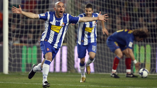 Barcelona bị Espanyol đánh bại năm 2009. Ảnh: Internet.