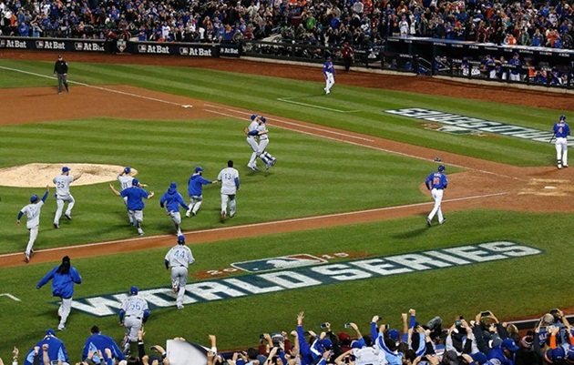 8. World Series (148 triệu USD): Giá vé trận đấu giữa hai câu lạc bộ bóng chày Mets và Royals at Citi Field vào năm 2015 được đẩy lên đến 1.673 bảng, con số đắt nhất trong lịch sử.