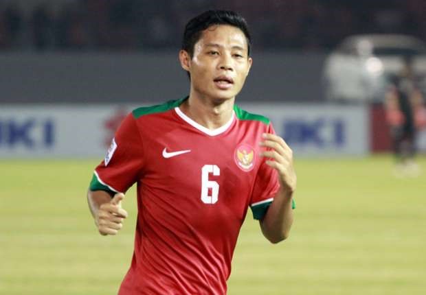 Evan Dimas thể hiện quyết tâm rất cao cùng tuyển Indonesia trước trận đấu với Việt Nam. Ảnh: Goal.