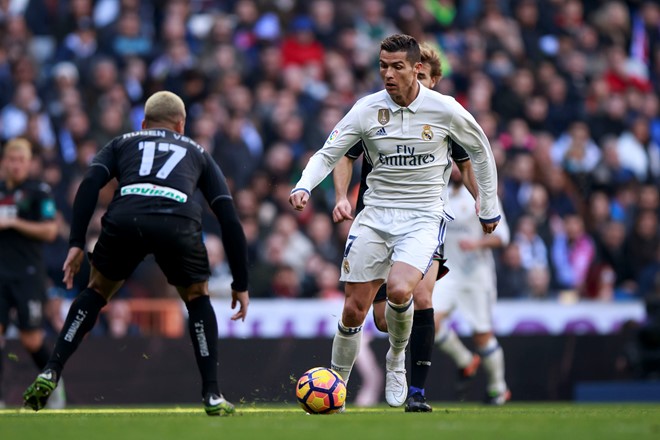 Ronaldo nhiều khả năng trở thành chủ nhân giải "Cầu thủ hay nhất năm" của FIFA. Ảnh: Getty Images.