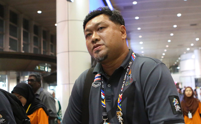 HLV Worrawoot Srimaka cho rằng sức ép thuộc về U22 Việt Nam nhiều hơn. Ảnh: Tùng Lê.