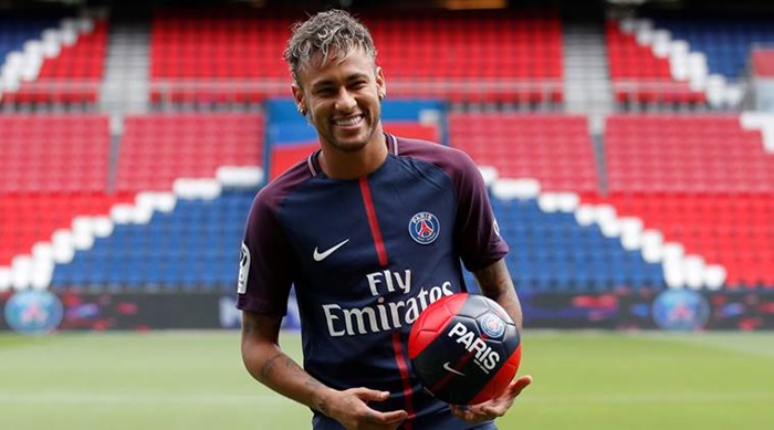 Neymar ra đi khiến hàng công của Barca yếu đi trông thấy.