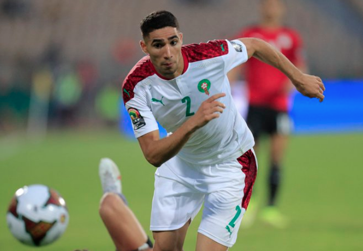 Achraf Hakimi lỡ hẹn với danh hiệu đầu tiên ở cấp đội tuyển. Morocco sẽ phải chờ đến năm 2023 mới có cơ hội giải cơn khát danh hiệu tại CAN đã kéo dài từ năm 1976.