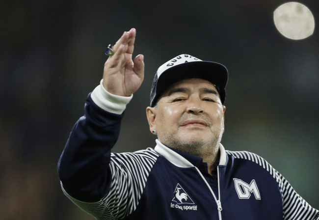 Nhiều nhân viên y tế chăm sóc Maradona bị buộc tội mưu sát. Ảnh: Reuters.