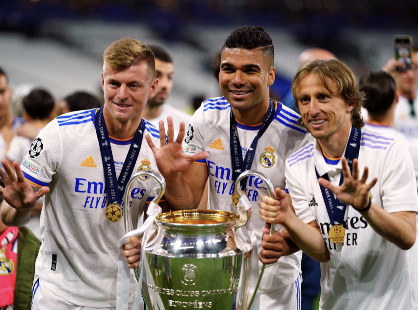 Tiền vệ người Brazil nâng cao danh hiệu Champions League thứ 5 trong sự nghiệp vào cuối mùa giải vừa qua. Ảnh: Reuters.