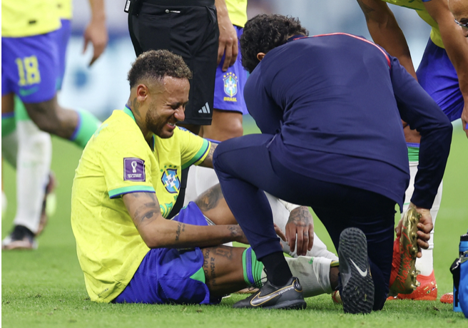 Ảnh bài viết "Messi được xem như Chúa. Ronaldo là 1 vị vua. Neymar bị mong gãy chân"
