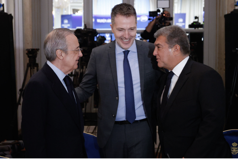 Florentino Perez, Bernd Reichart (GĐĐH A22 Sports Management) và Joan Laporta, những người tìm cách để Super League ra đời