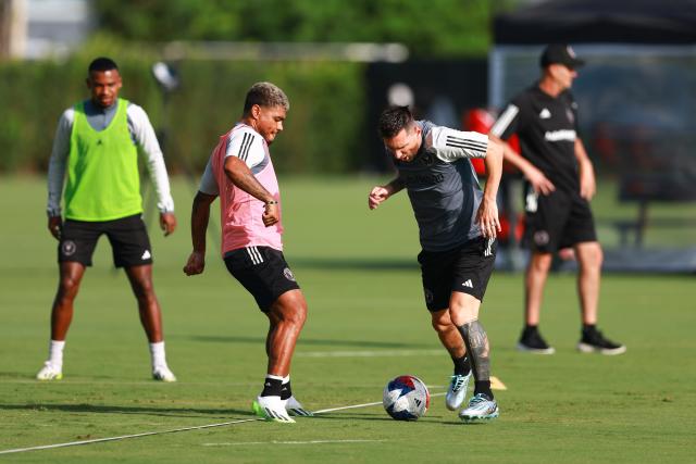 NHM Inter Miami tái mặt với nghi vấn Messi dính chấn thương.