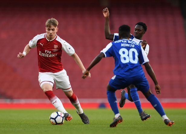 Smith-Rowe đang dần phát triển bản thân ở vị trí "số 10" và trung tâm hàng tiền vệ.