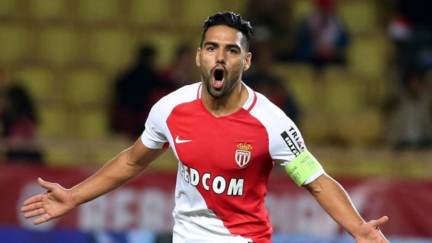 AC Milan không mấy hứng thú với Radamel Falcao.