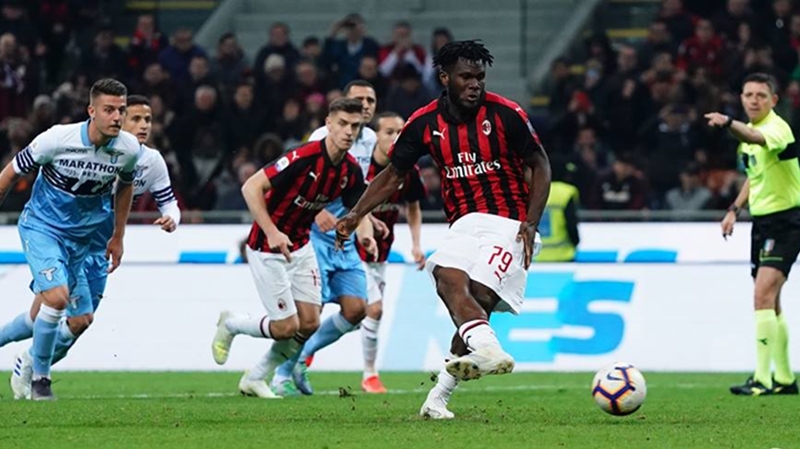 Franck Kessie ghi bàn từ khoảng cách 11m.