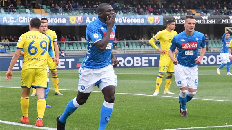 Kalidou Koulibaly tỏa sáng với 1 cú đúp vào lưới Chievo.