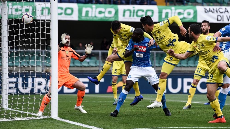 Chievo Verona đã chính thức xuống hạng sau thất bại trước Napoli.