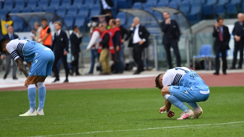 Sự thất vọng đã xuất hiện trên khuôn mặt của các cầu thủ Lazio.