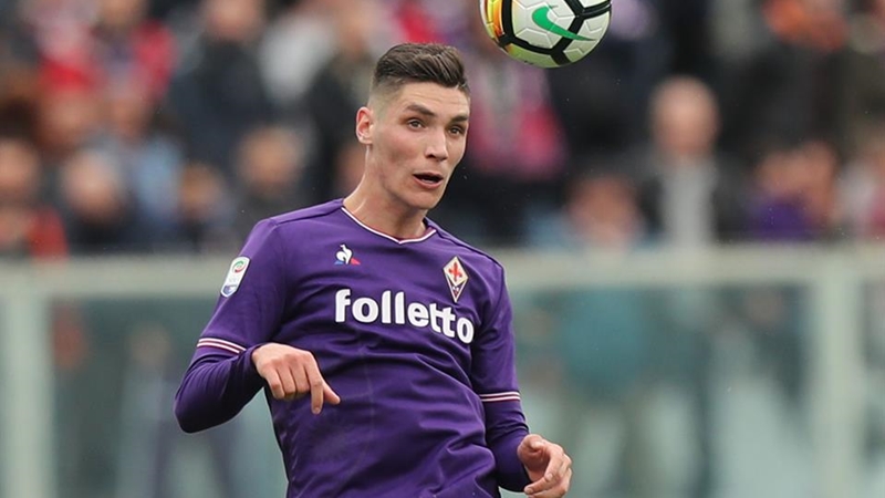 Nơi hàng phòng ngự, Nikola Milenkovic đã tiến bộ vượt bậc. Trung vệ người Serbia từng là mục tiêu của Manchester United.