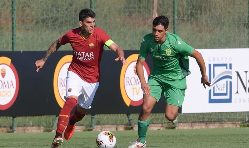 Diego Perotti được trao tấm băng đội trưởng. Tiền đạo người Argentina chính là tác giả của bàn thắng mở tỉ số.